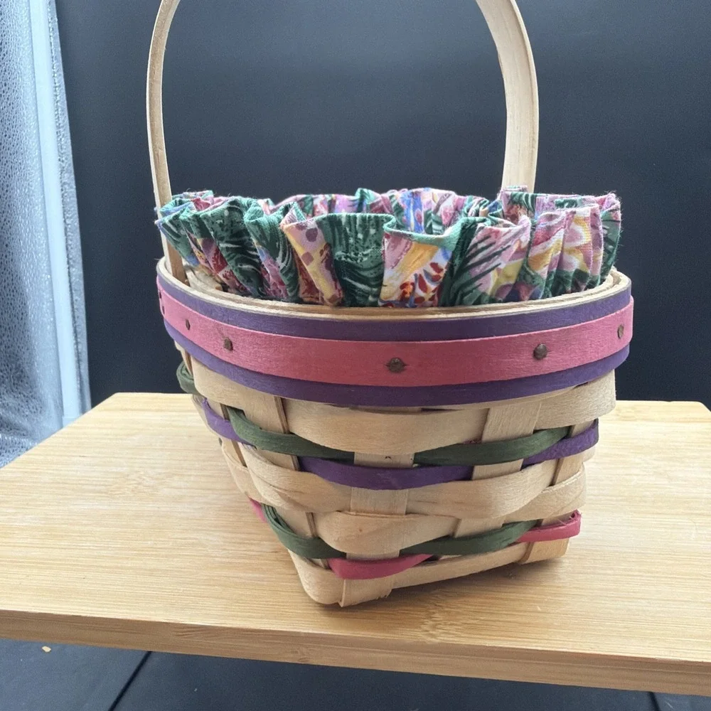 Longaberger 1996 Oval Basket with Easter Egg Liner and Protector